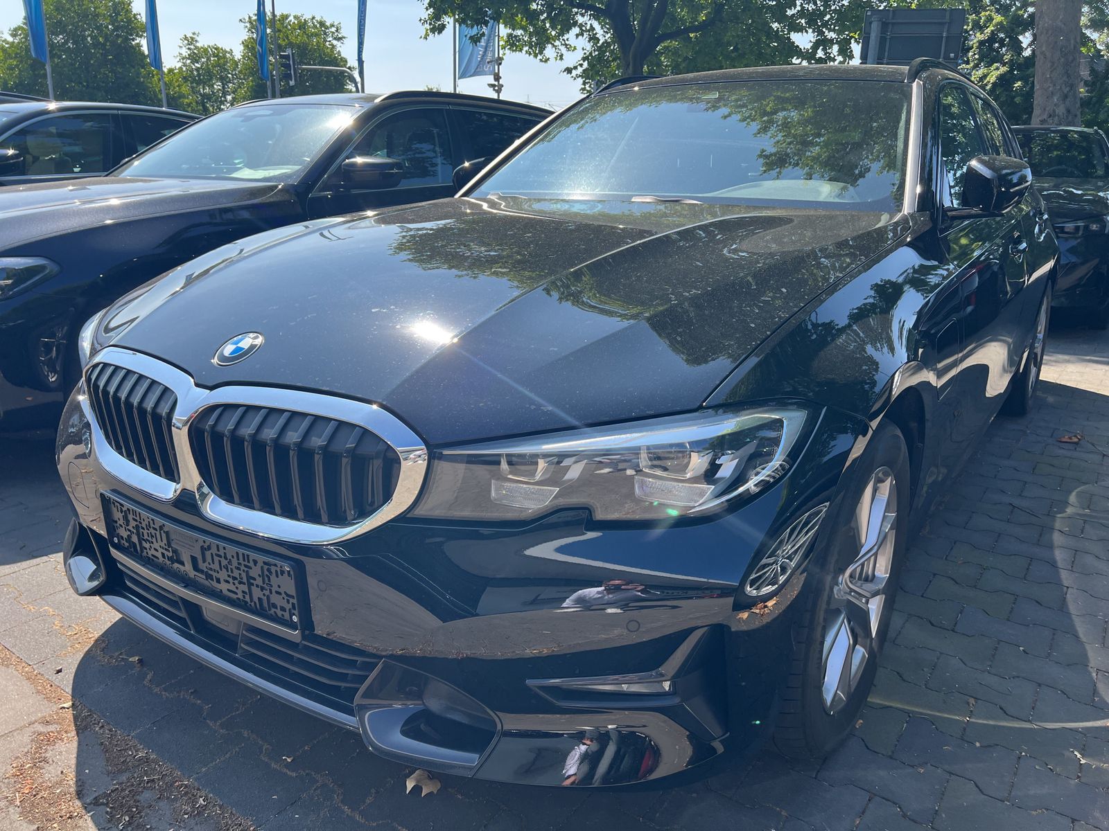 BMW 330e Touring SPORT LINE - Samsaru's Car Outlet