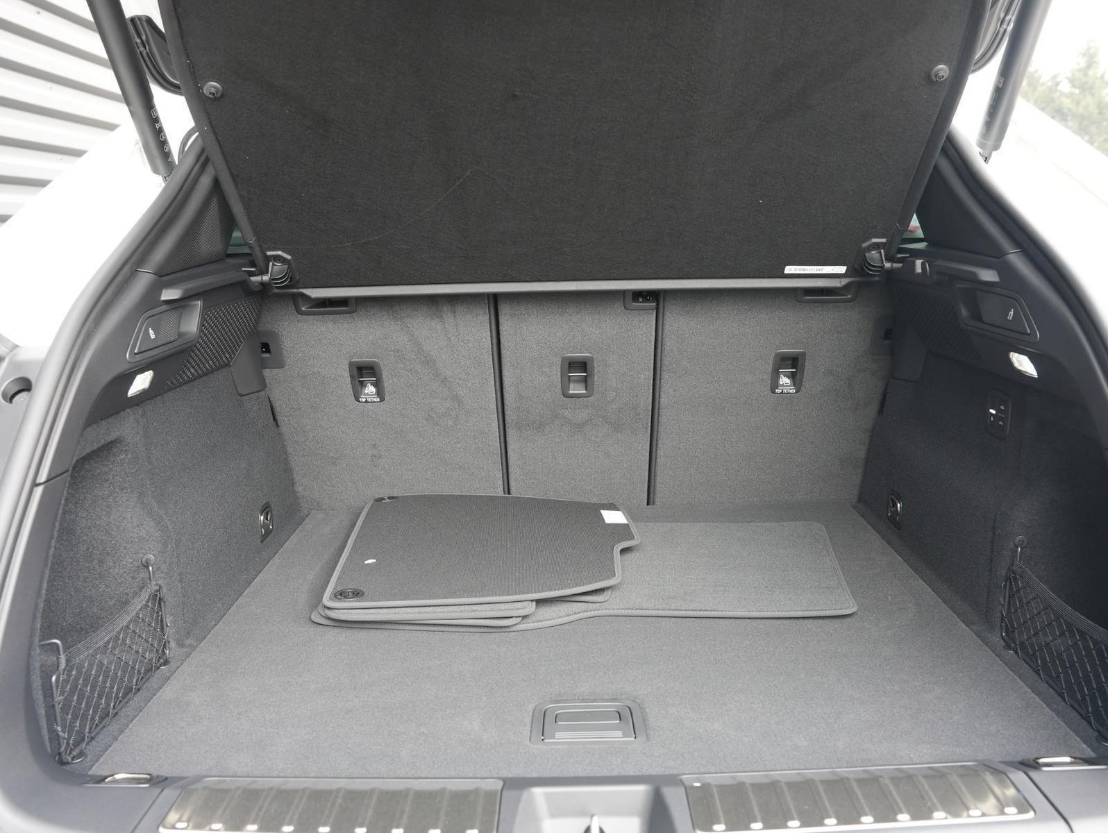 Porsche Macan 4S - Samsaru's Car Outlet