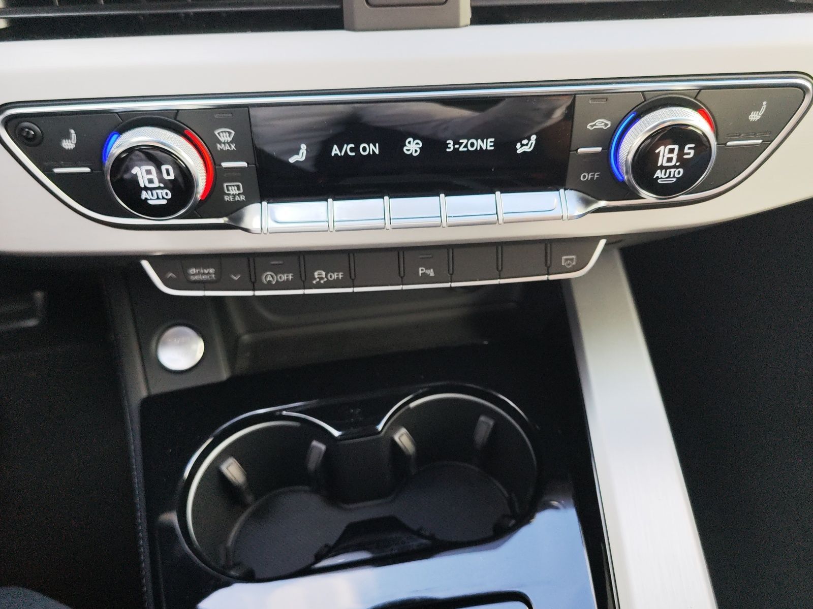 Audi A4 Avant 40 TFSI Q 2x S LINE MATRIX AHK LM19 KAM