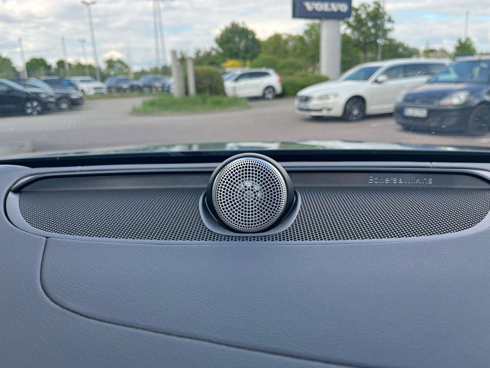 Volvo S60 B5 AWD Ultimate Dark Auto