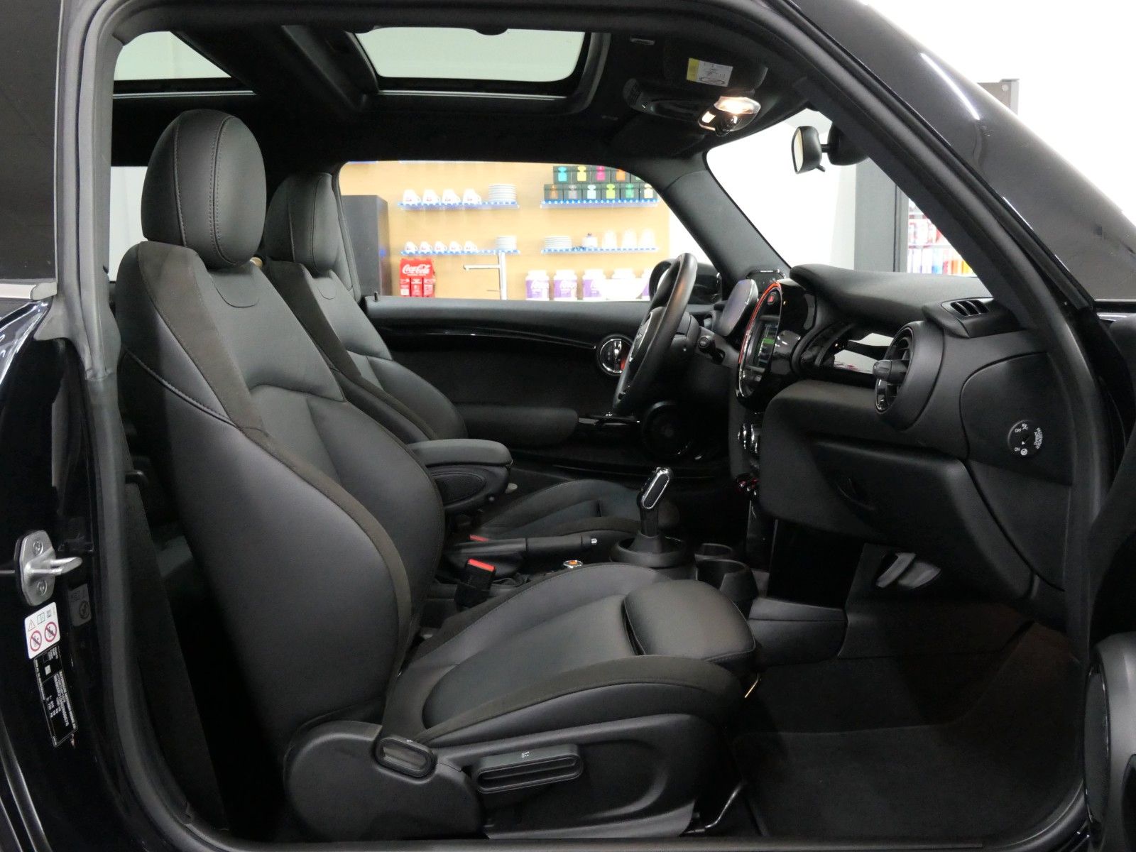 MINI Mini Cooper Aut. - Samsaru's Car Outlet