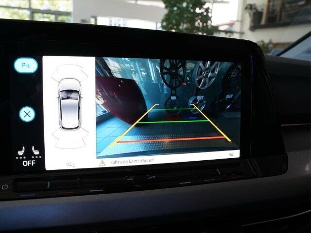 Volkswagen Golf VIII Life - Samsaru's Car Outlet