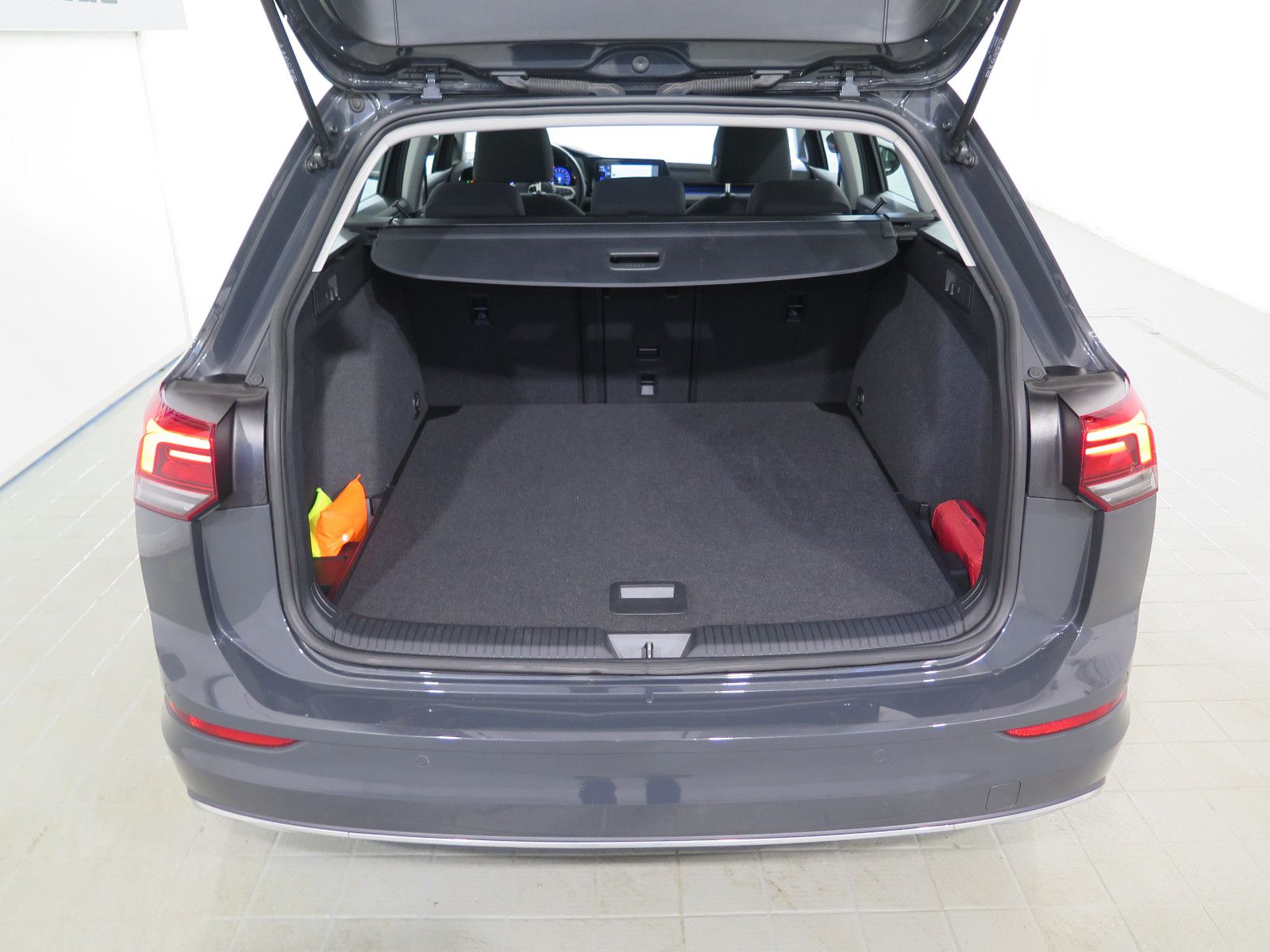 Volkswagen Golf VIII Variant Style, LED,App,Navi,Sportsitze