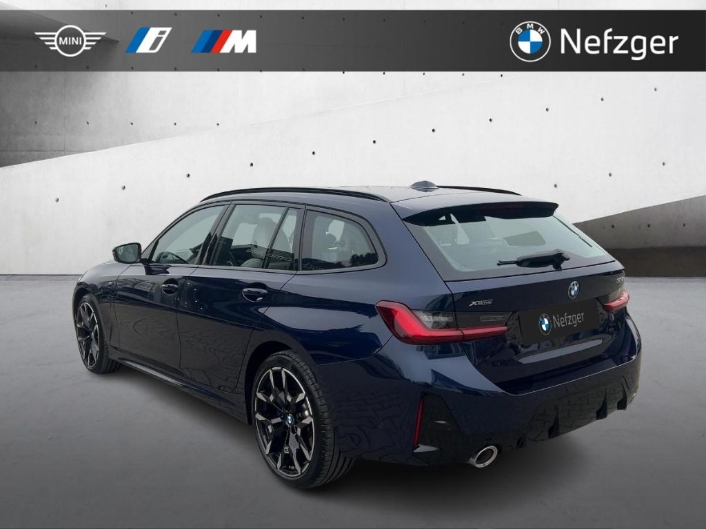 BMW 330 e xDrive Touring AHK M Sport HUD Pano HiFi