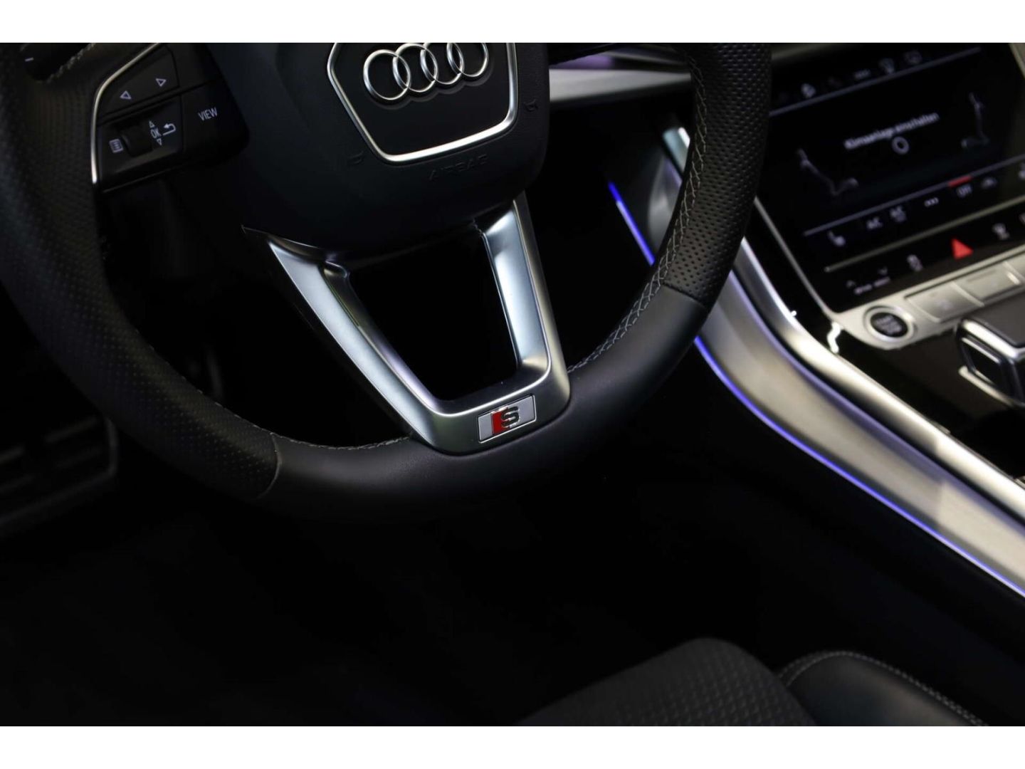 Audi Q8 55 TFSI e quattro S line