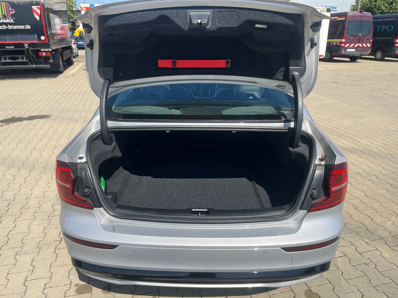Volvo S60 B4 Plus Dark AHK+STH+SITZH+RFK+NAVI+TEMPOMAT