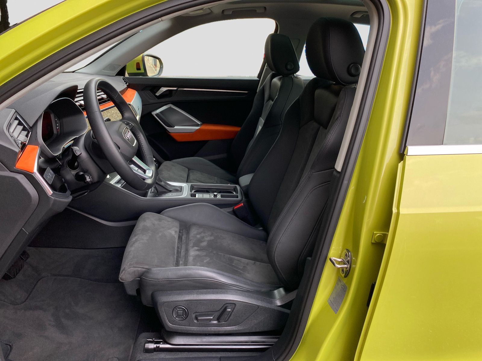 Audi Q3 45 2,0TFSI DSG Quattro Advanced - Samsaru's Car Outlet