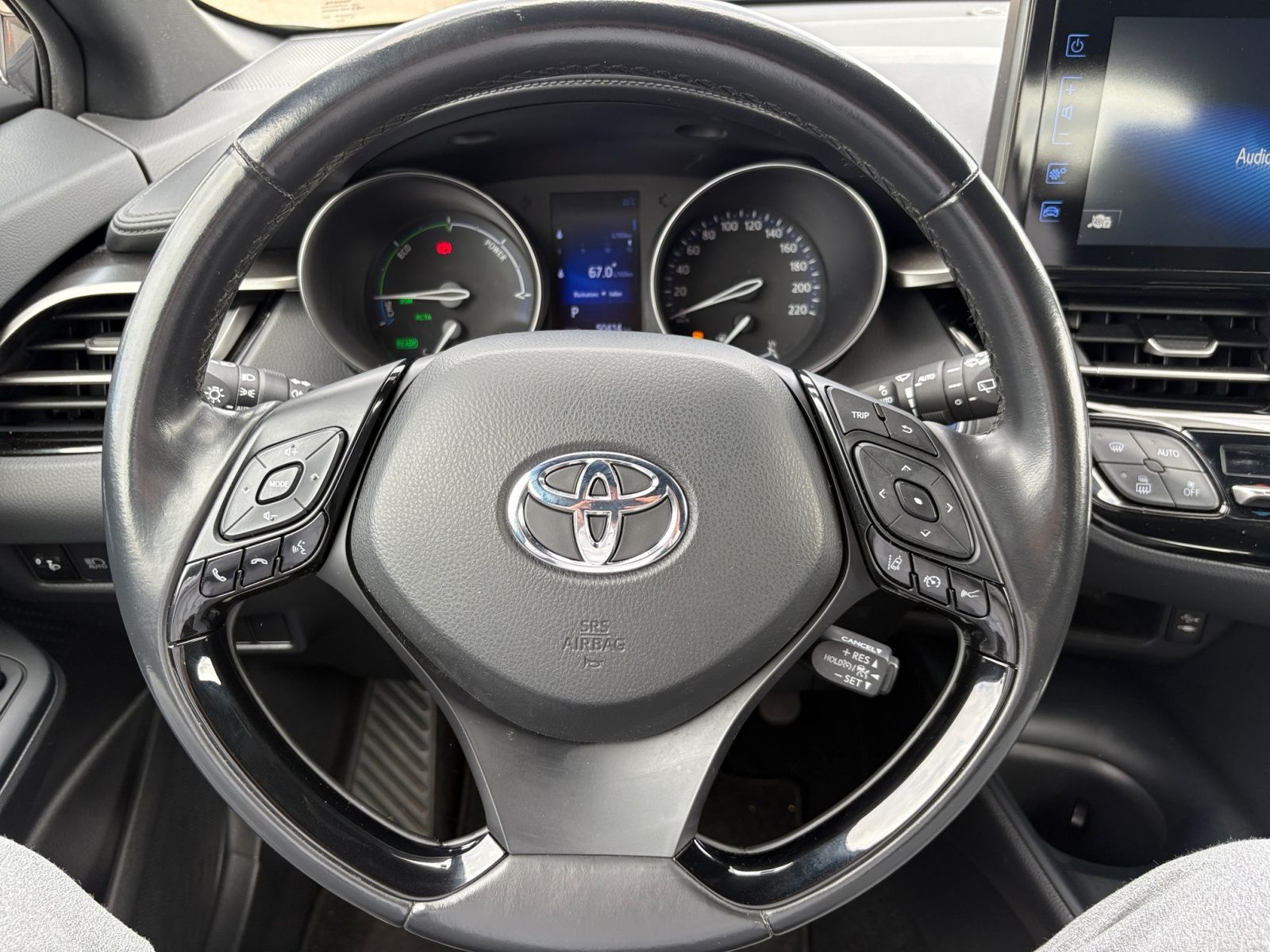 Toyota C-HR 1.8 Automatik Flow - Samsaru's Car Outlet