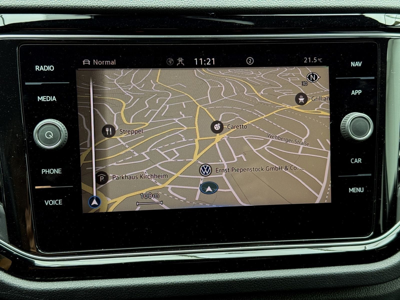 Volkswagen T-Roc 1.5 TSI SPORT BLACK - Samsaru's Car Outlet
