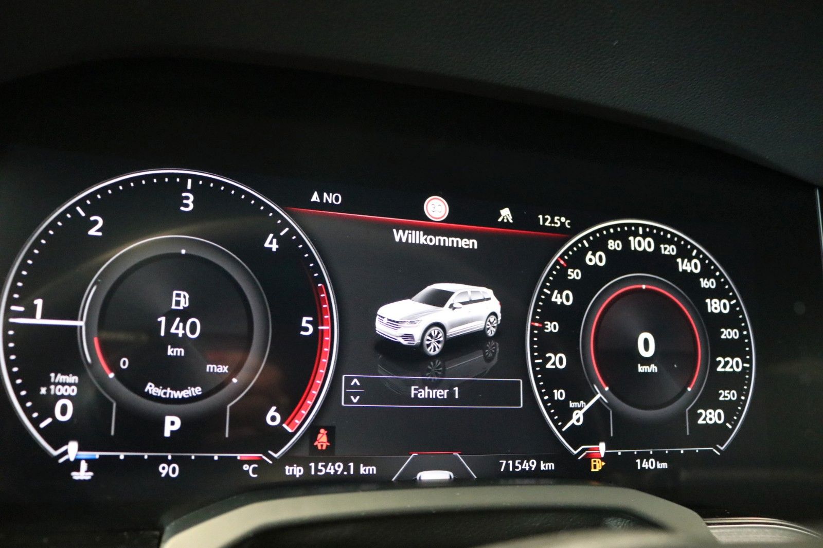 Volkswagen Touareg R-Line Luft AHK Matrix Pano 360° STHZ