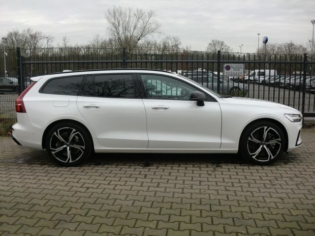 Volvo V60 T6 AWD Ultra Dark*Business-Paket*360Grad*B+W