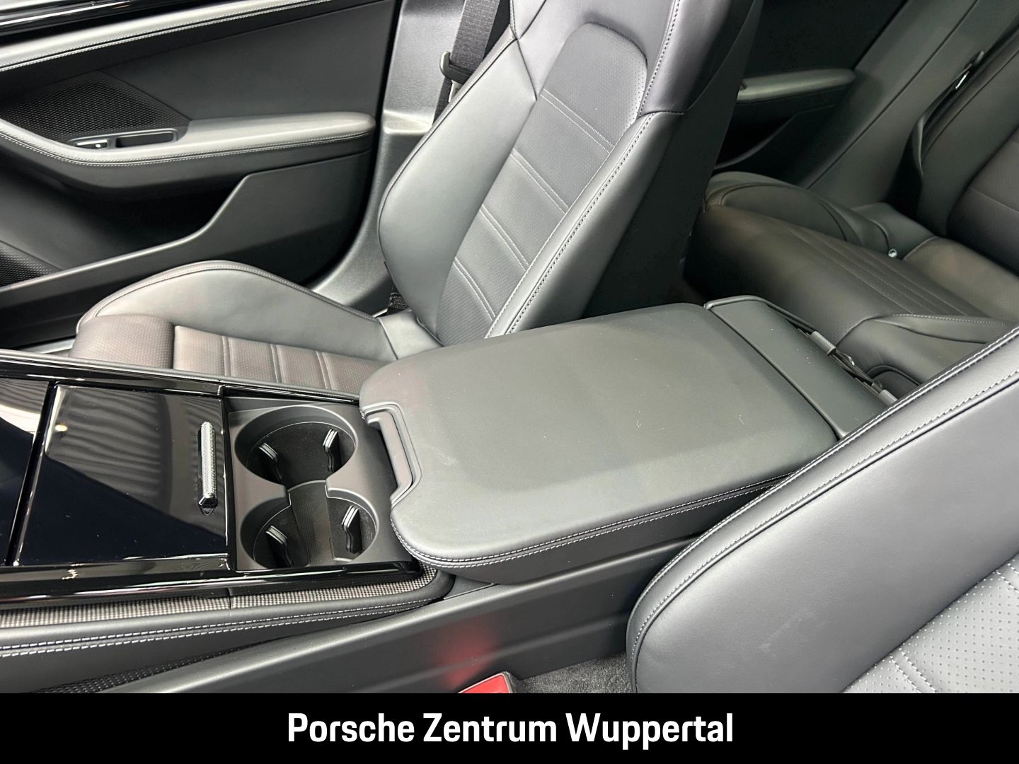 Porsche Panamera 4 E-Hybrid Head-Up SportDesign 21-Zoll