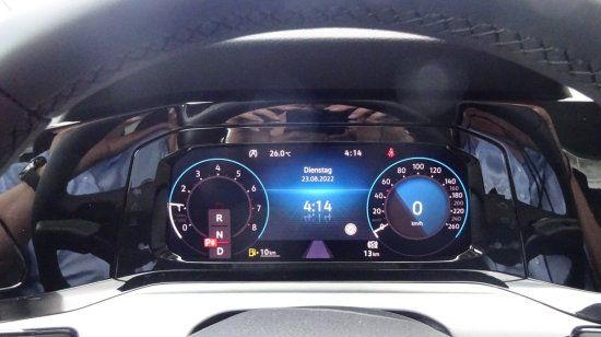Volkswagen Golf VIII Variant 1.5 eTSI Life DSG - Samsaru's Car Outlet