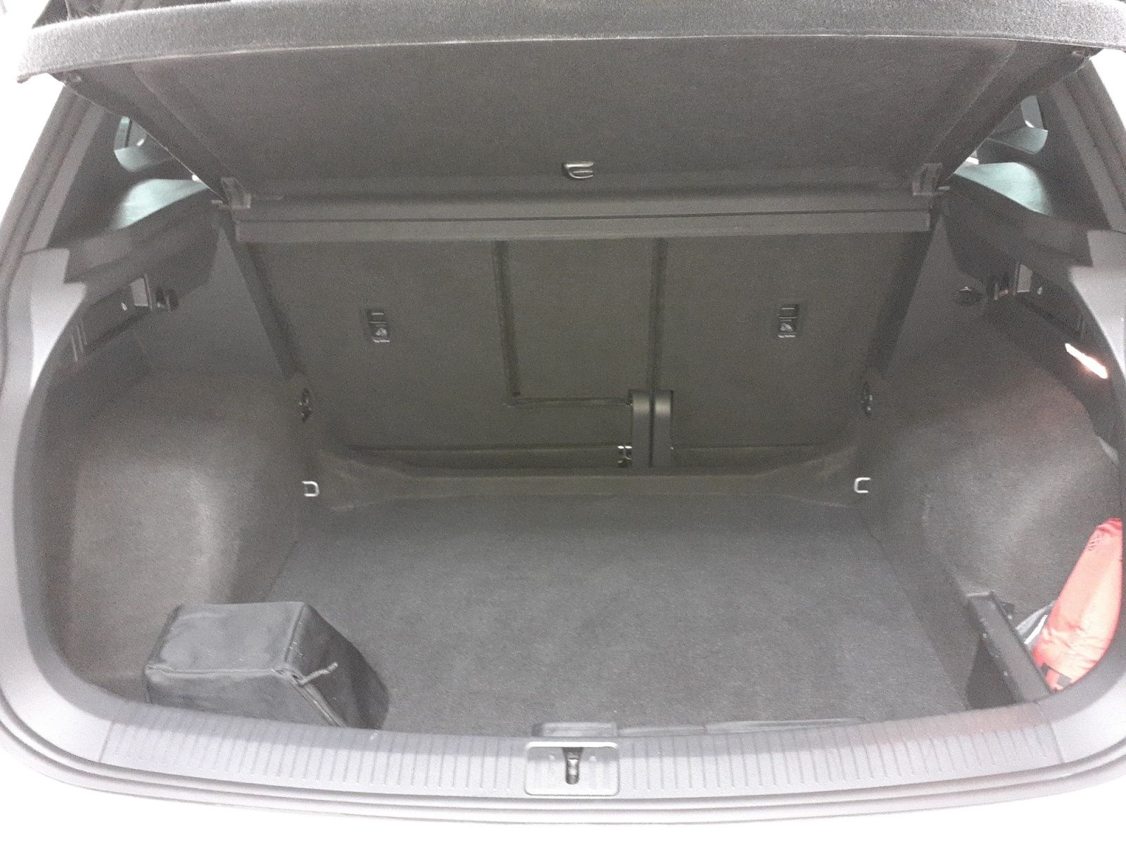 Volkswagen Tiguan 1.5TSI R-Line - Samsaru's Car Outlet