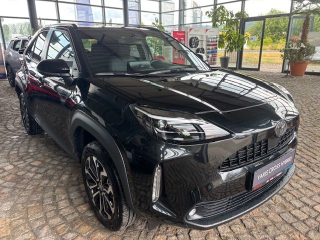 Toyota Yaris Cross Hybrid 130 1.5 VVT-i Black&White
