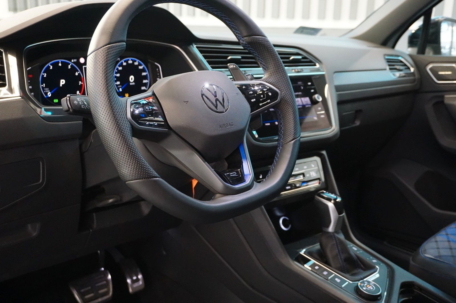 Volkswagen Tiguan R 4Motion - Samsaru's Car Outlet