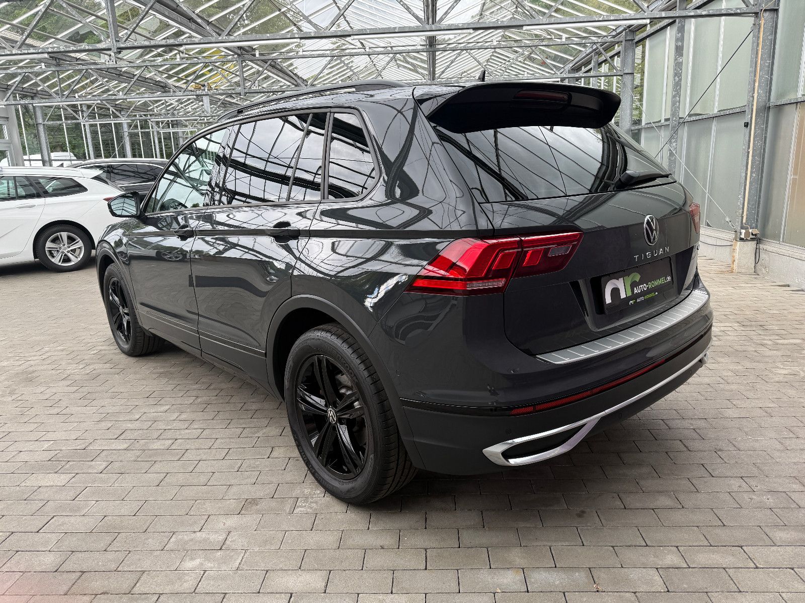 Volkswagen Tiguan TDI DSG 4m Urban Sport - Samsaru's Car Outlet