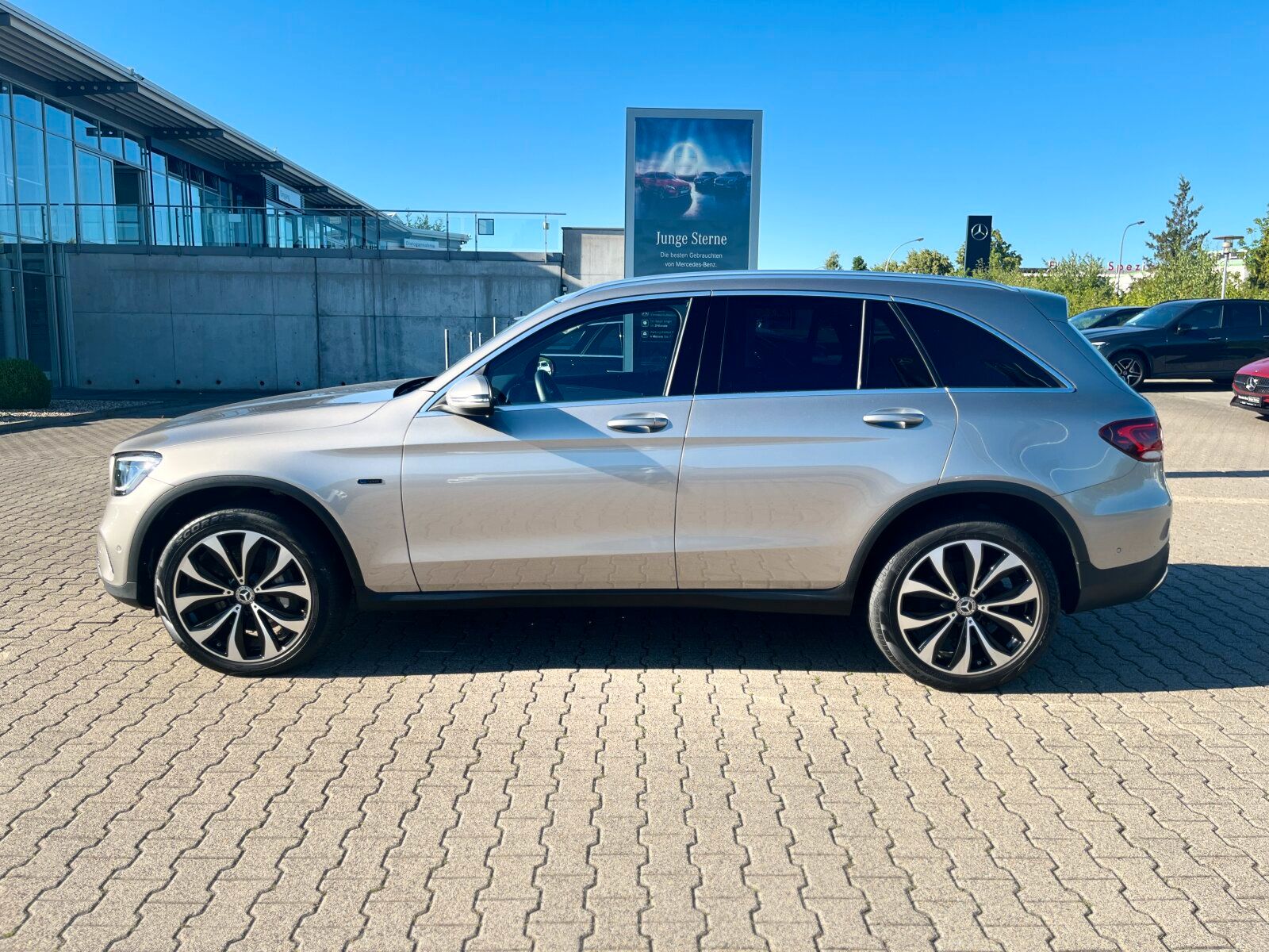 Mercedes-Benz GLC 300 de 4M AMG - Samsaru's Car Outlet