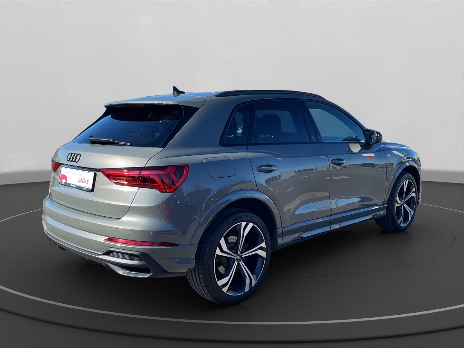 Audi Q3 35 TDI S-LINE+LED+NAVI+PANO