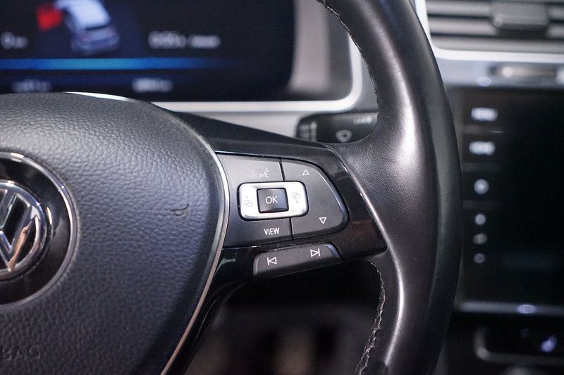 Volkswagen Golf 36 kWh Elektro - Samsaru's Car Outlet