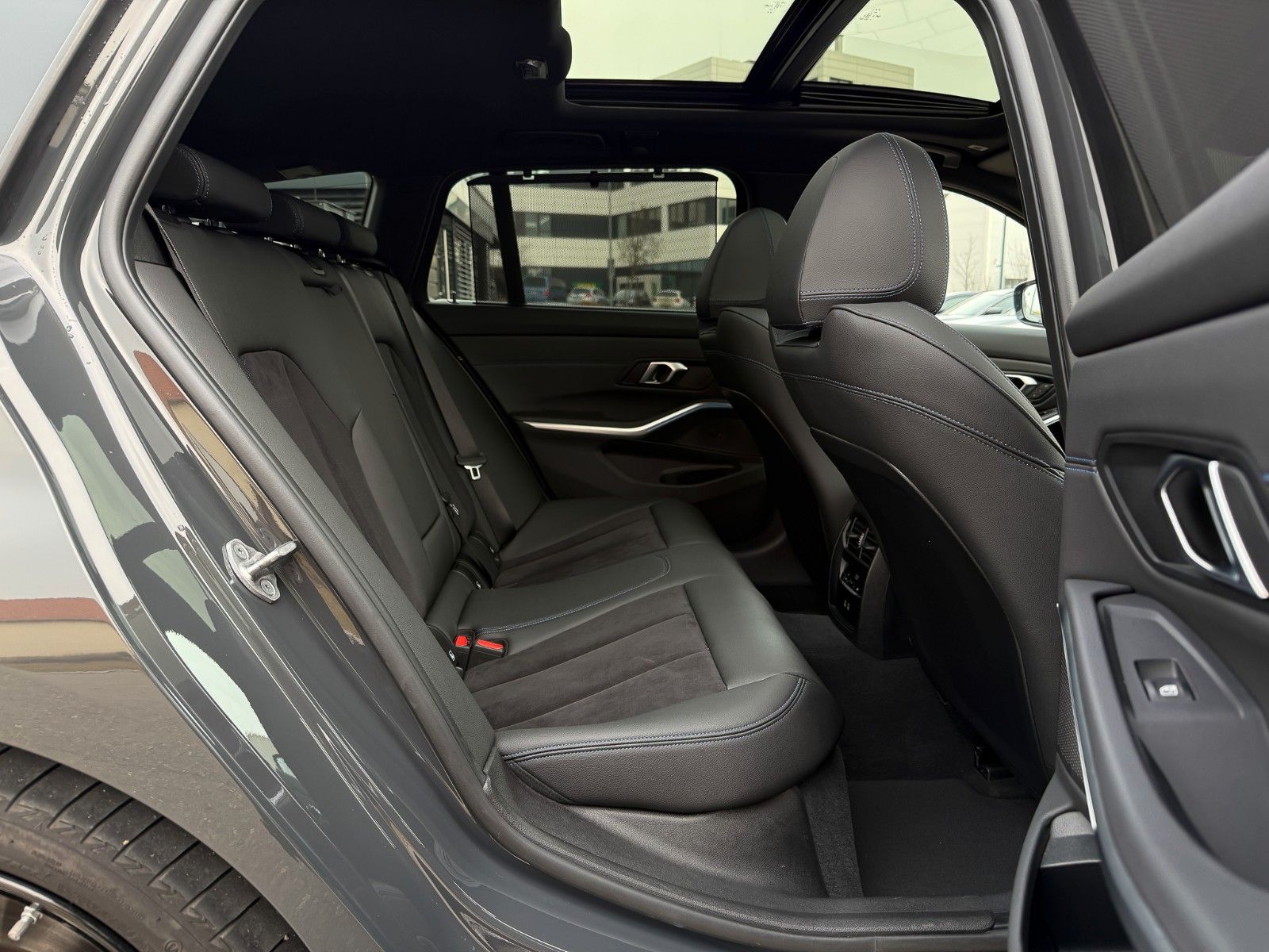 BMW 320d xD M Sport pro HuD AHK Pano hifi StHzg