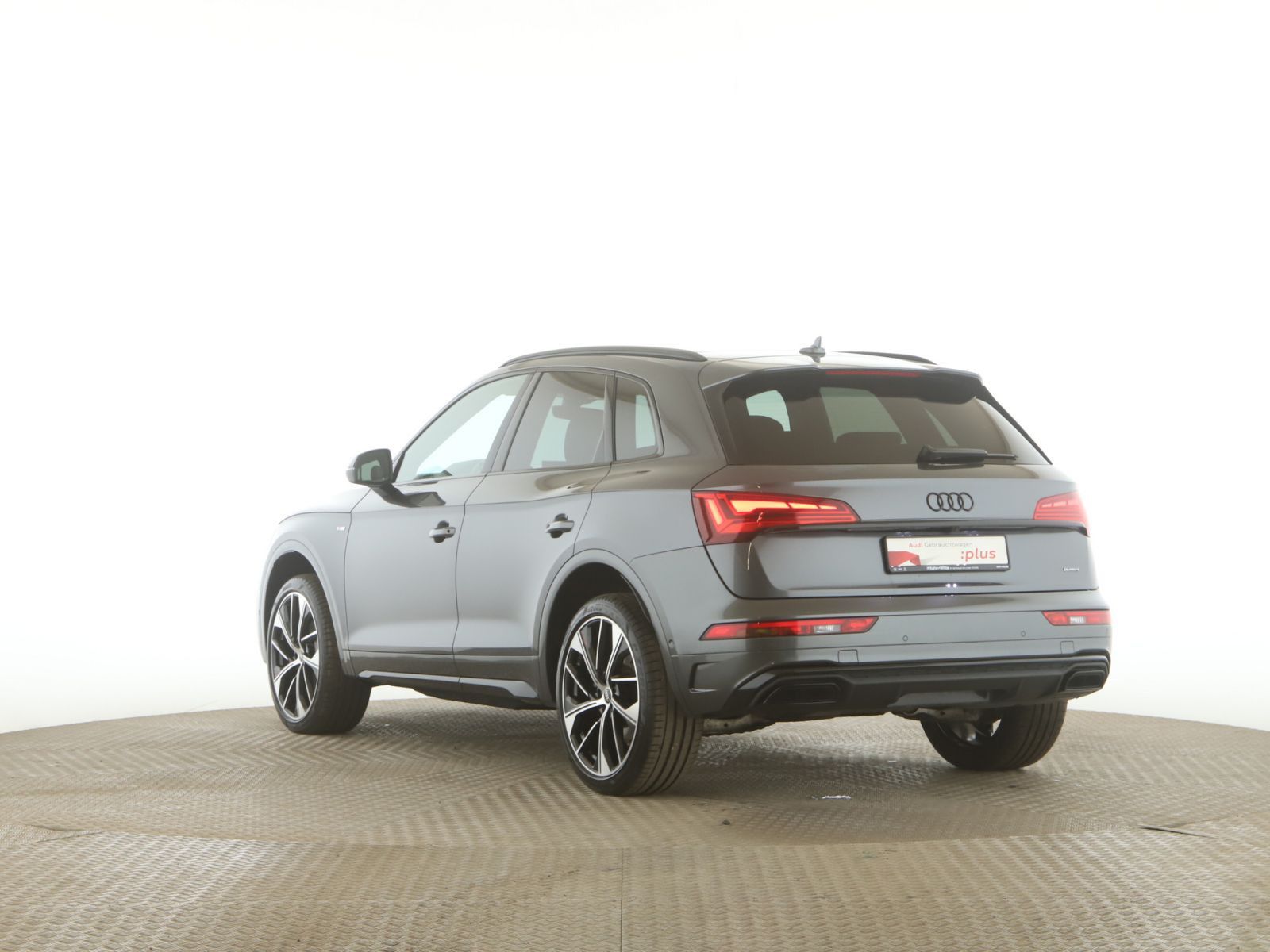 Audi Q5 40 TDI quattro S line Pano+AHK+Matrix+RFK+MMI