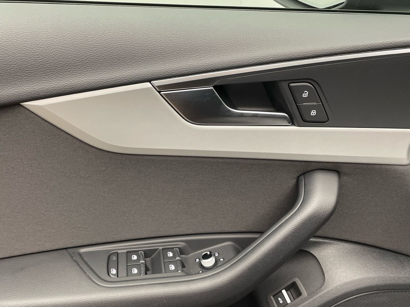 Audi A4 Avant S line 35 TFSI - Samsaru's Car Outlet