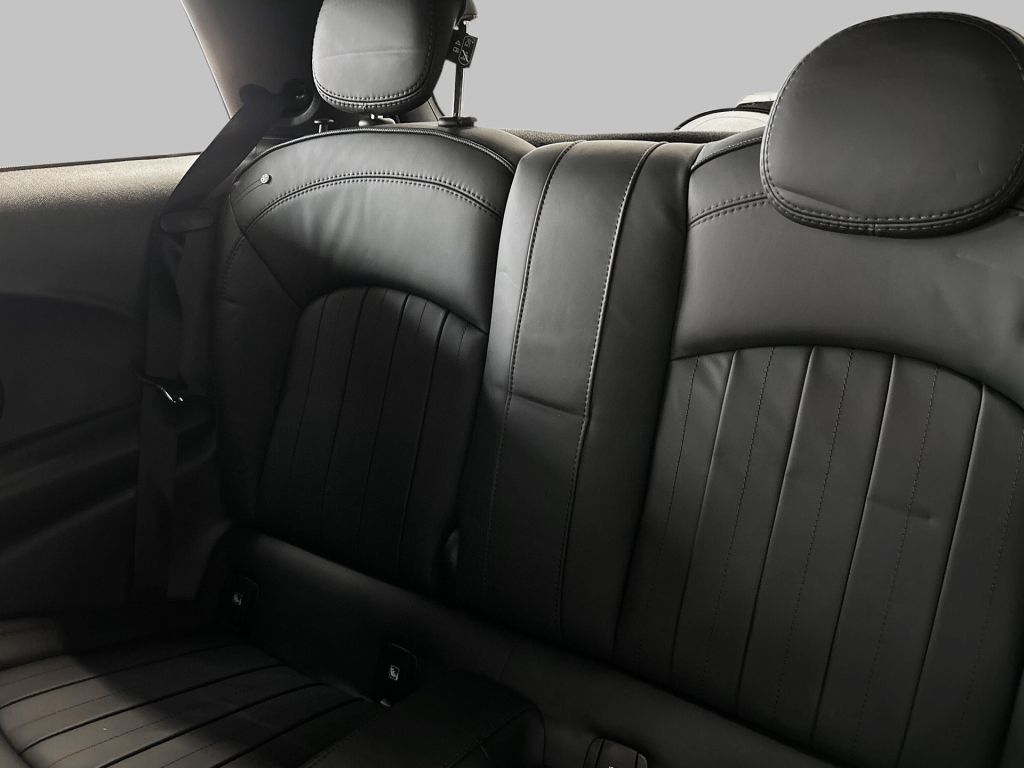 MINI Cooper SE MINI Yours Trim - Samsaru's Car Outlet