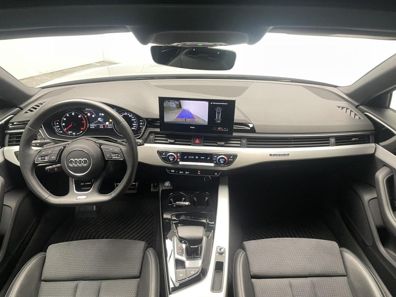 Audi A4 Avant 45 TFSI quattro S-line - Samsaru's Car Outlet