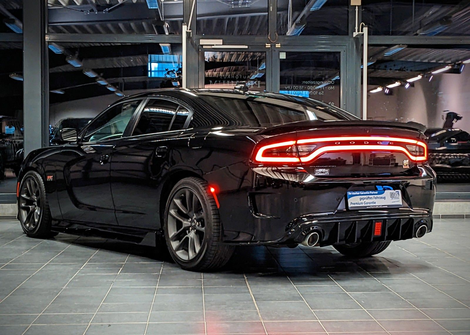 Dodge Charger SRT 6.4L V8 HEMI /Kamera/TÜV-Neu!