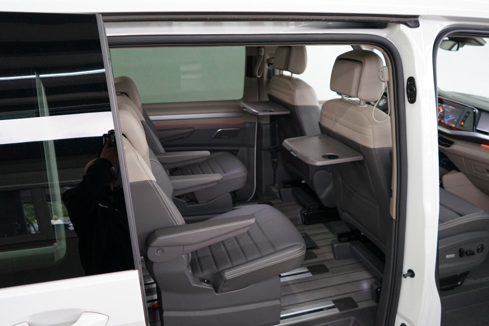 Volkswagen T7 Multivan Lang 2.0 TSI Style/Leder/Mega-Spec!