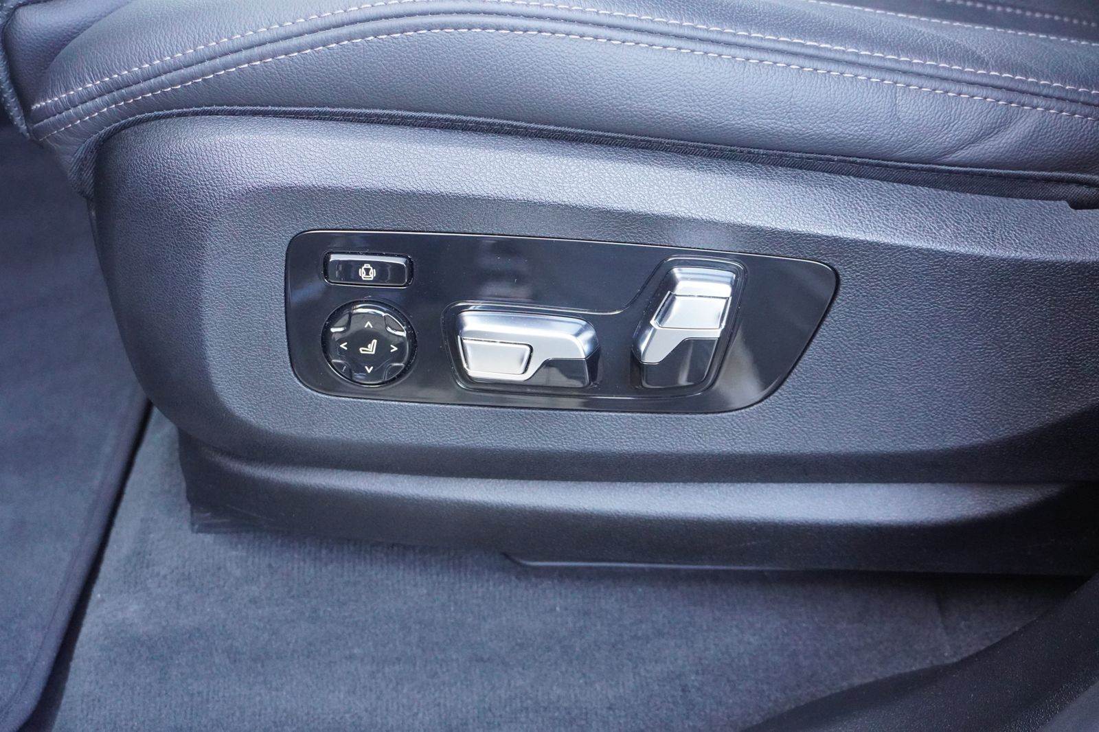 BMW X5 xDrive45e M Sport Glasdach AHK HeadUp Laserli