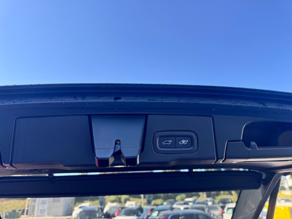 Volvo XC60 Inscription Recharge Plug-In Hybrid AWD T8