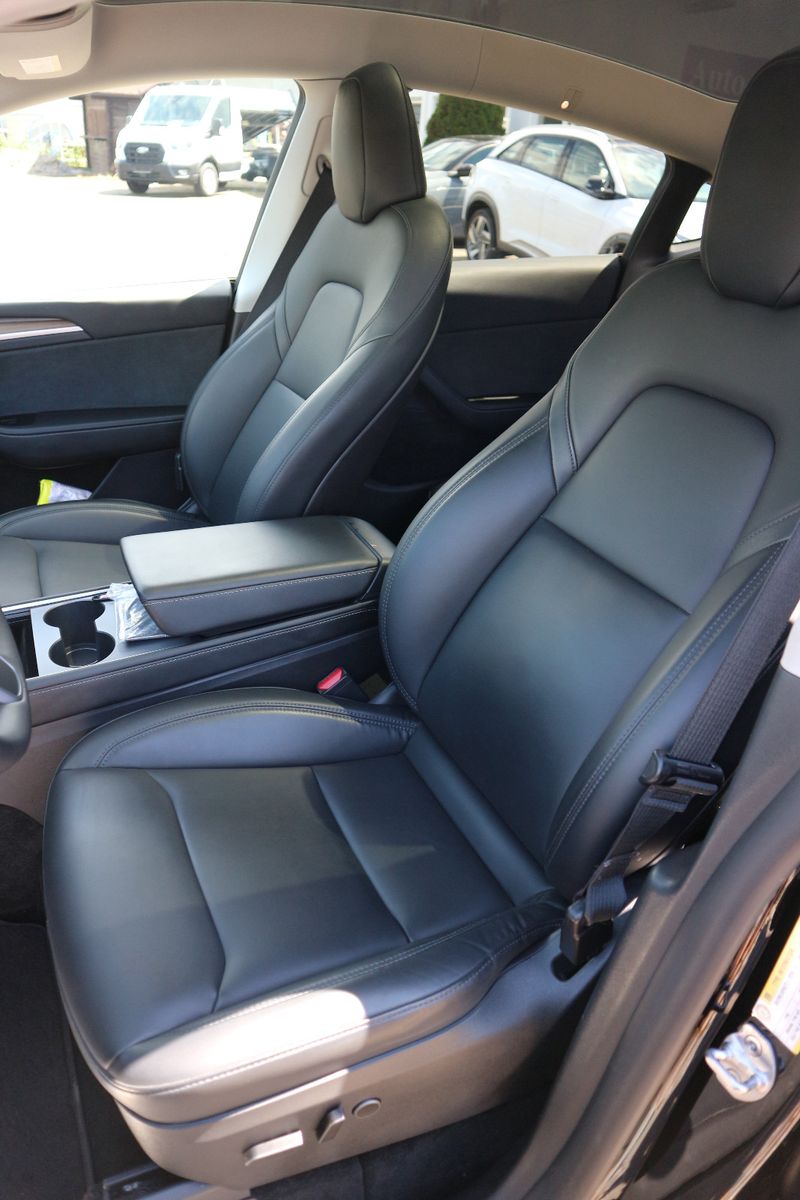 Tesla Model Y Long Range Dual AWD Leder Panoramadach