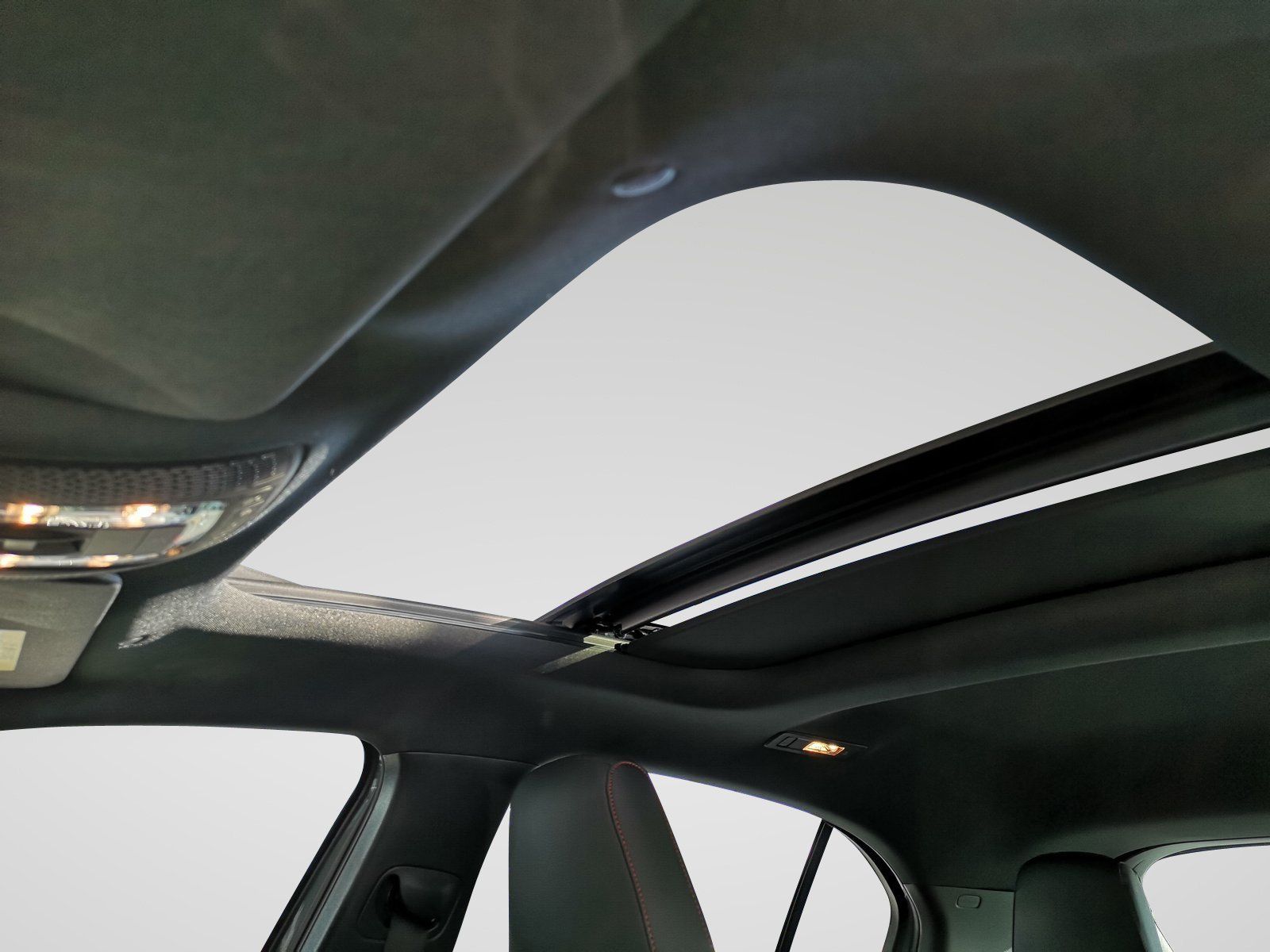 Mercedes-Benz A 200 AMG Line - Samsaru's Car Outlet