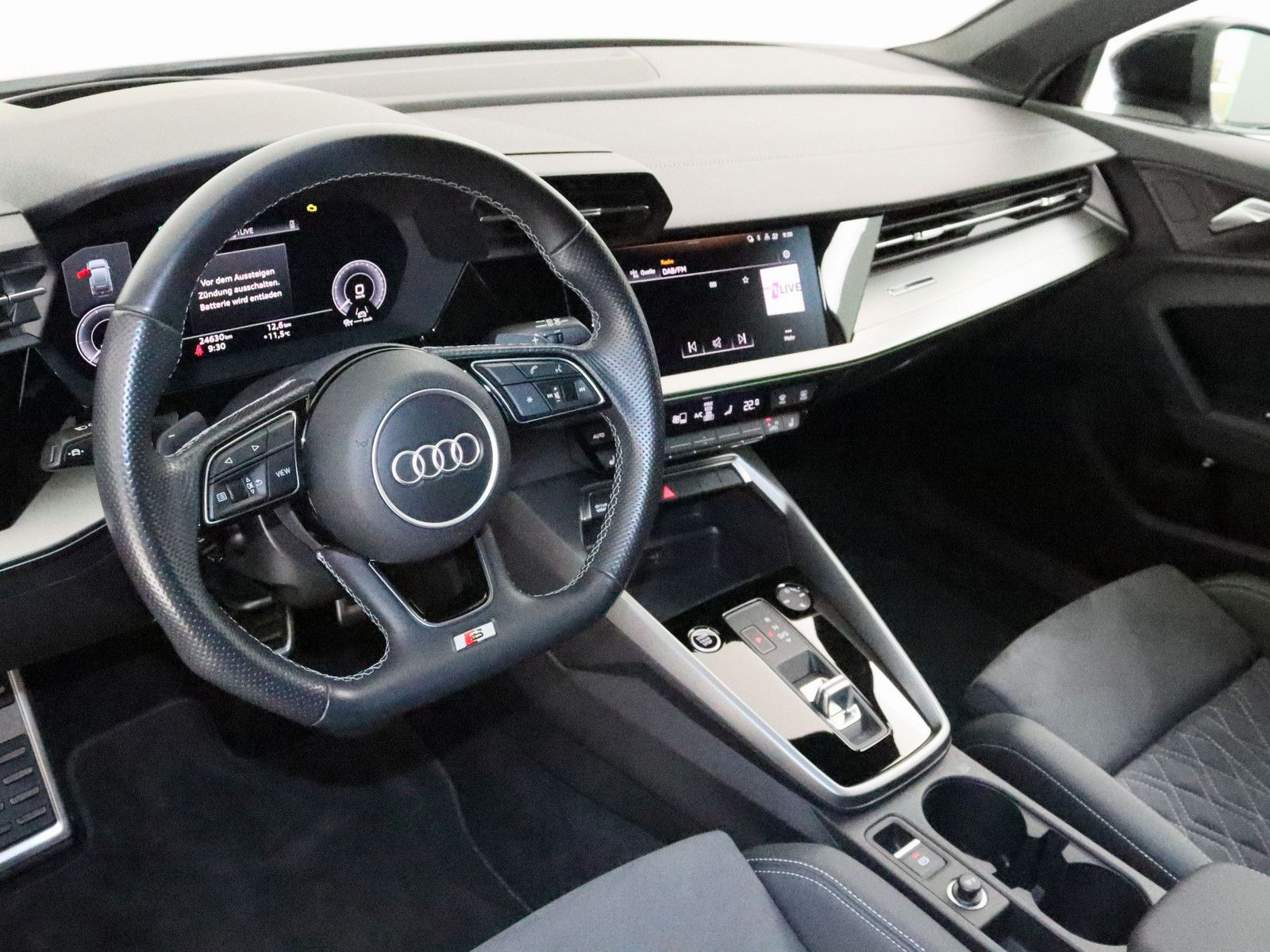 Audi A3 Sportback 45 TFSI e S line - Samsaru's Car Outlet