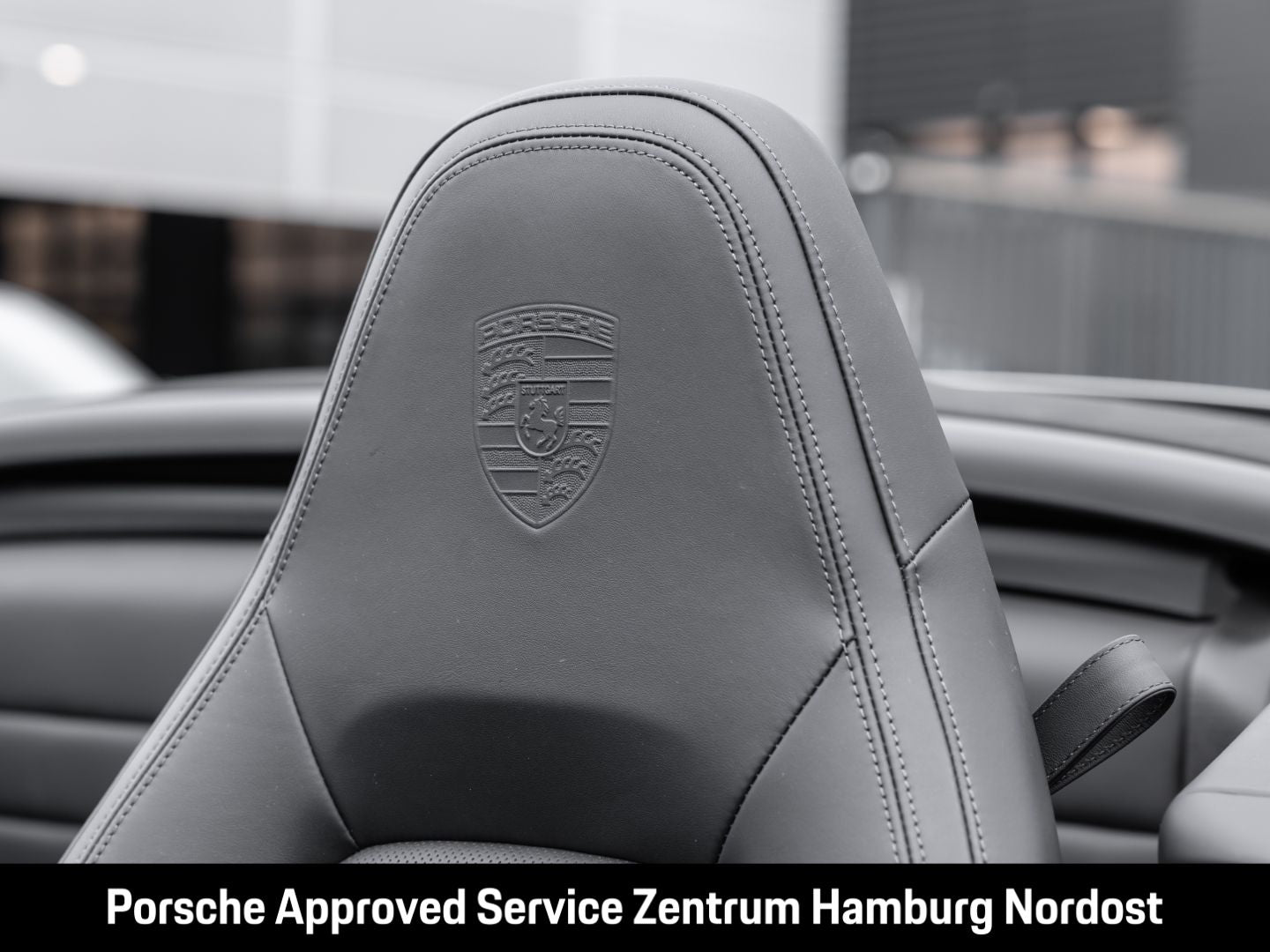 Porsche 992 (911) Carrera 4S Cabriolet Sportabgas BOSE