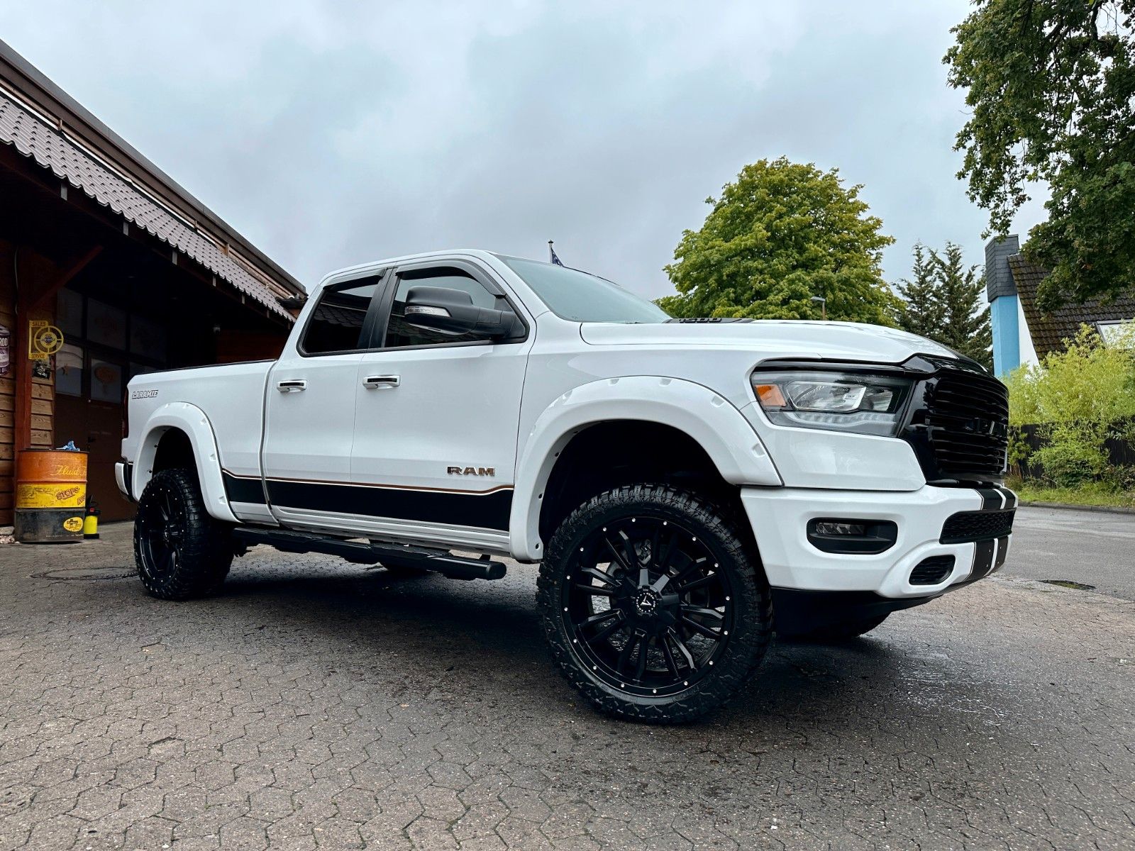 Dodge 1500 V8 5,7L*4X4*OFF-ROAD*LARAMIE*LED*AHK*TOP*