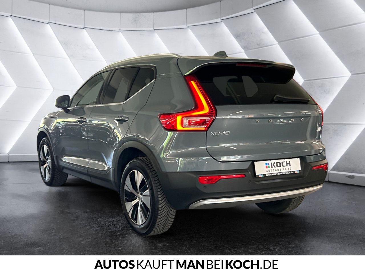Volvo XC40 T4 Recharge Plus Bright - Samsaru's Car Outlet