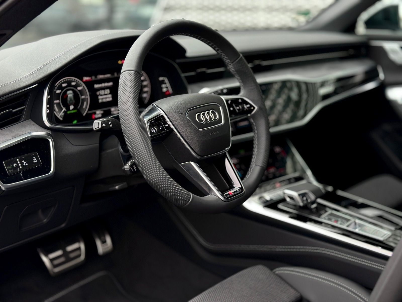 Audi A6 Avant 50 TFSI e S line quattro - Samsaru's Car Outlet