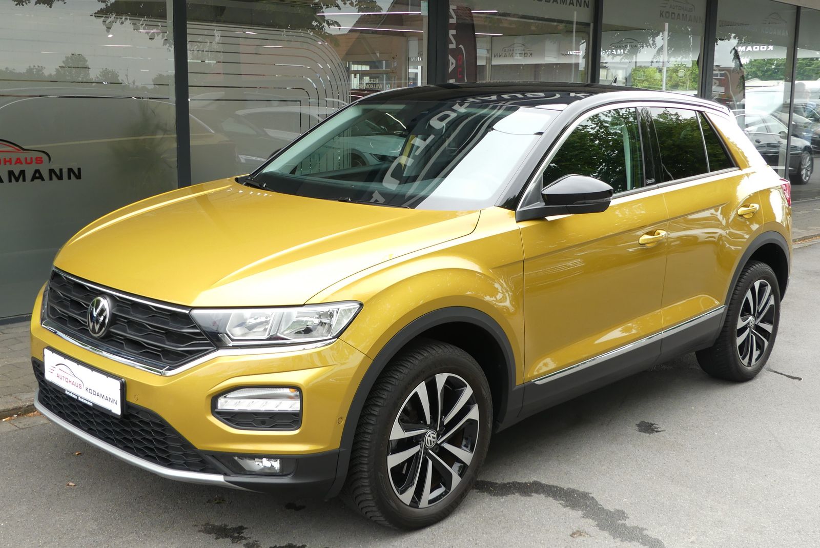 Volkswagen T-Roc United 1.5TSI - Samsaru's Car Outlet