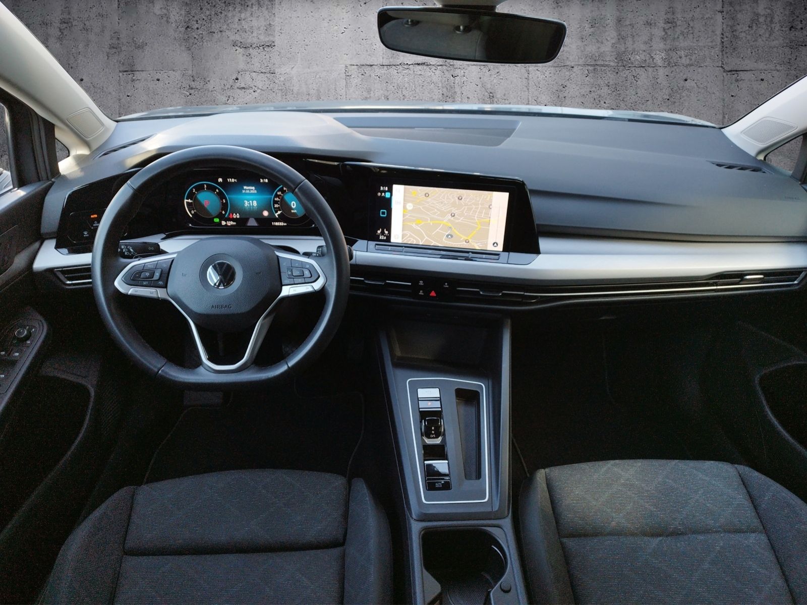 Volkswagen Golf VIII Variant Life 2.0 TDI DSG - Samsaru's Car Outlet