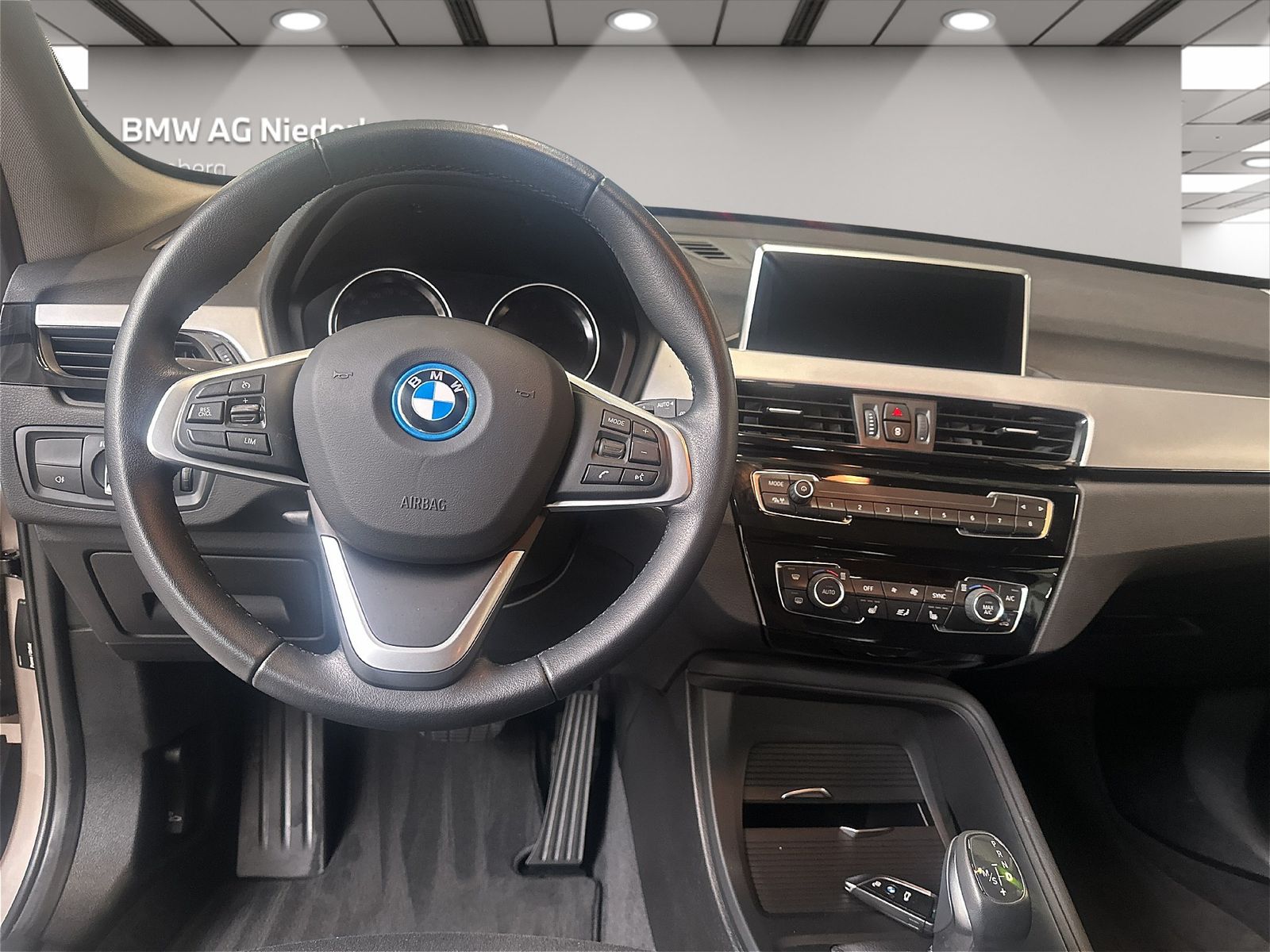 BMW X1 xDrive25e - Samsaru's Car Outlet
