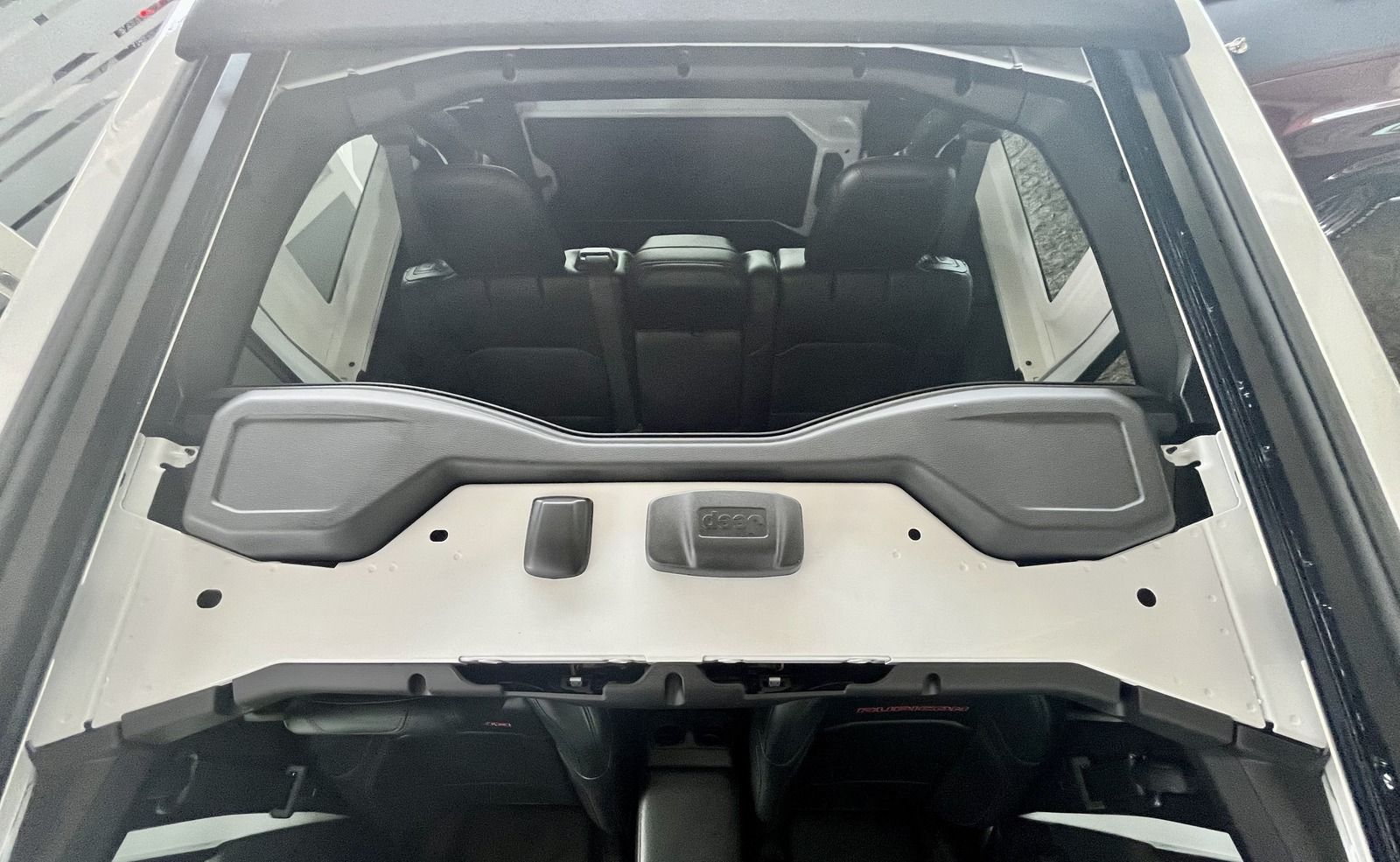 Jeep Wrangler 2.0 Sky One Rubicon Brute Look + Carbon