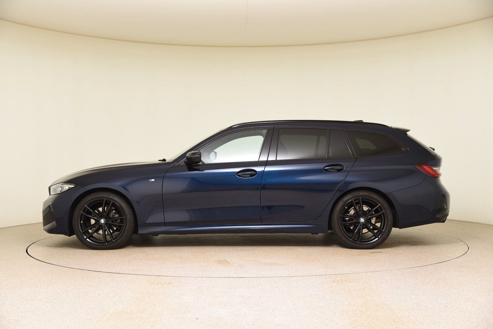BMW 320d Touring xDrive M Sport - Samsaru's Car Outlet