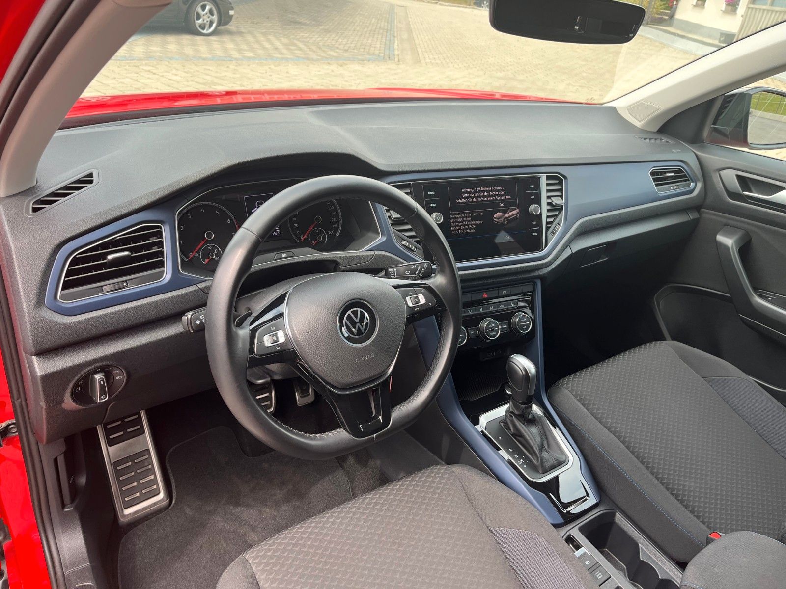 Volkswagen T-Roc 1.5 TSI DSG UNITED - Samsaru's Car Outlet