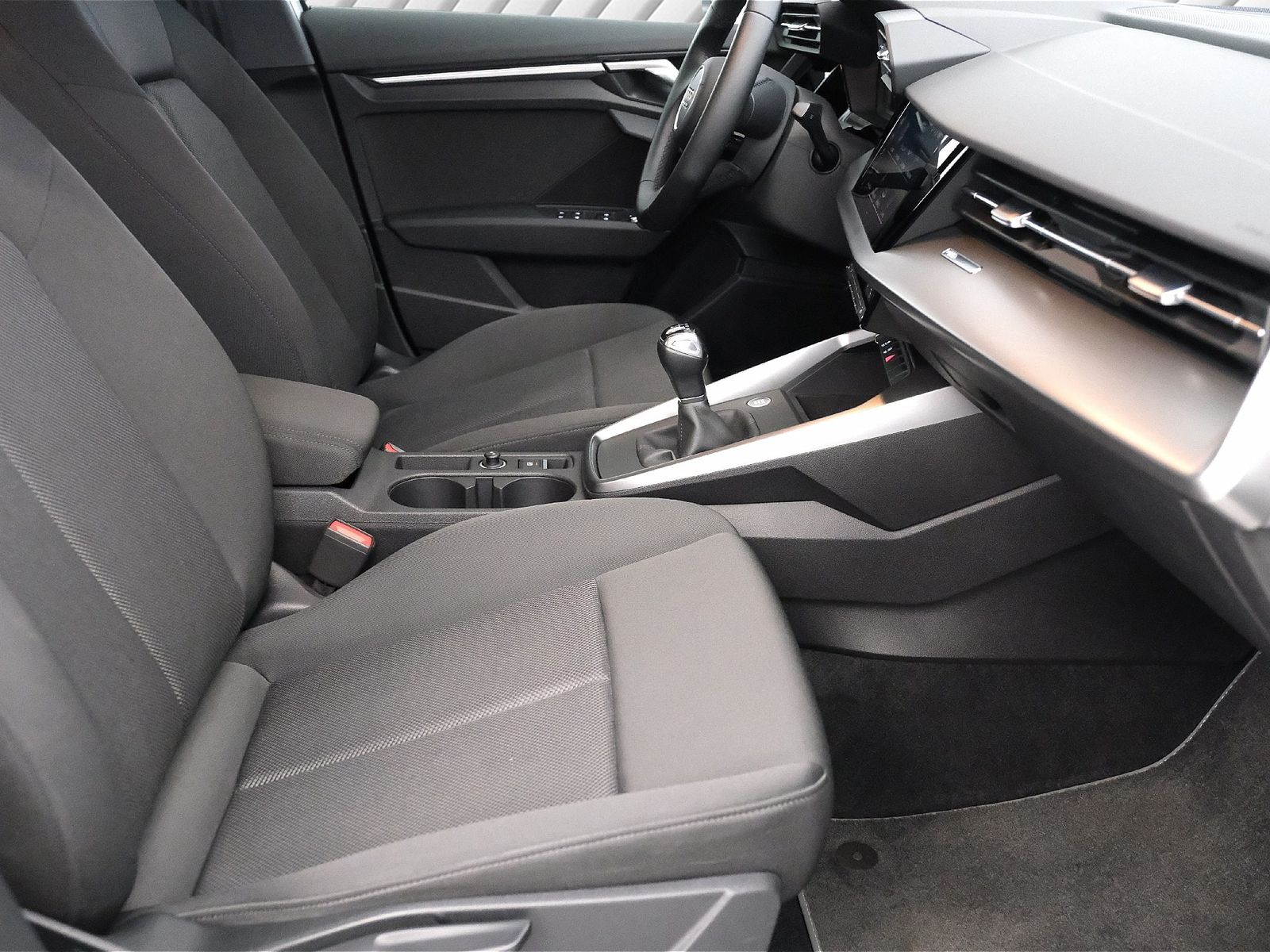Audi A3 Sportback 30 TFSI basis - Samsaru's Car Outlet