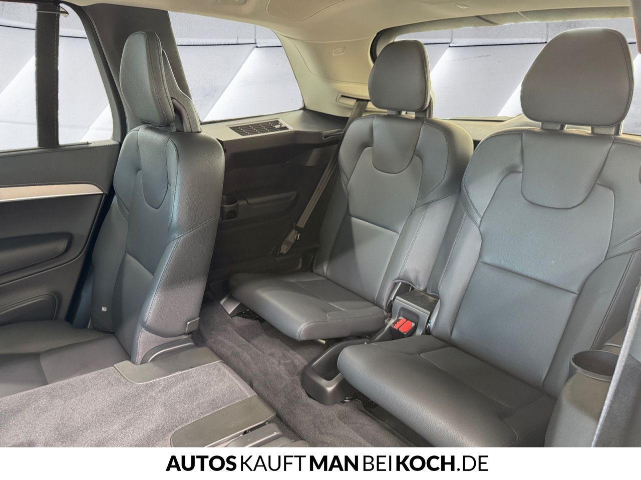 Volvo XC90 T8 Plug-In AWD Plus Dark - Samsaru's Car Outlet