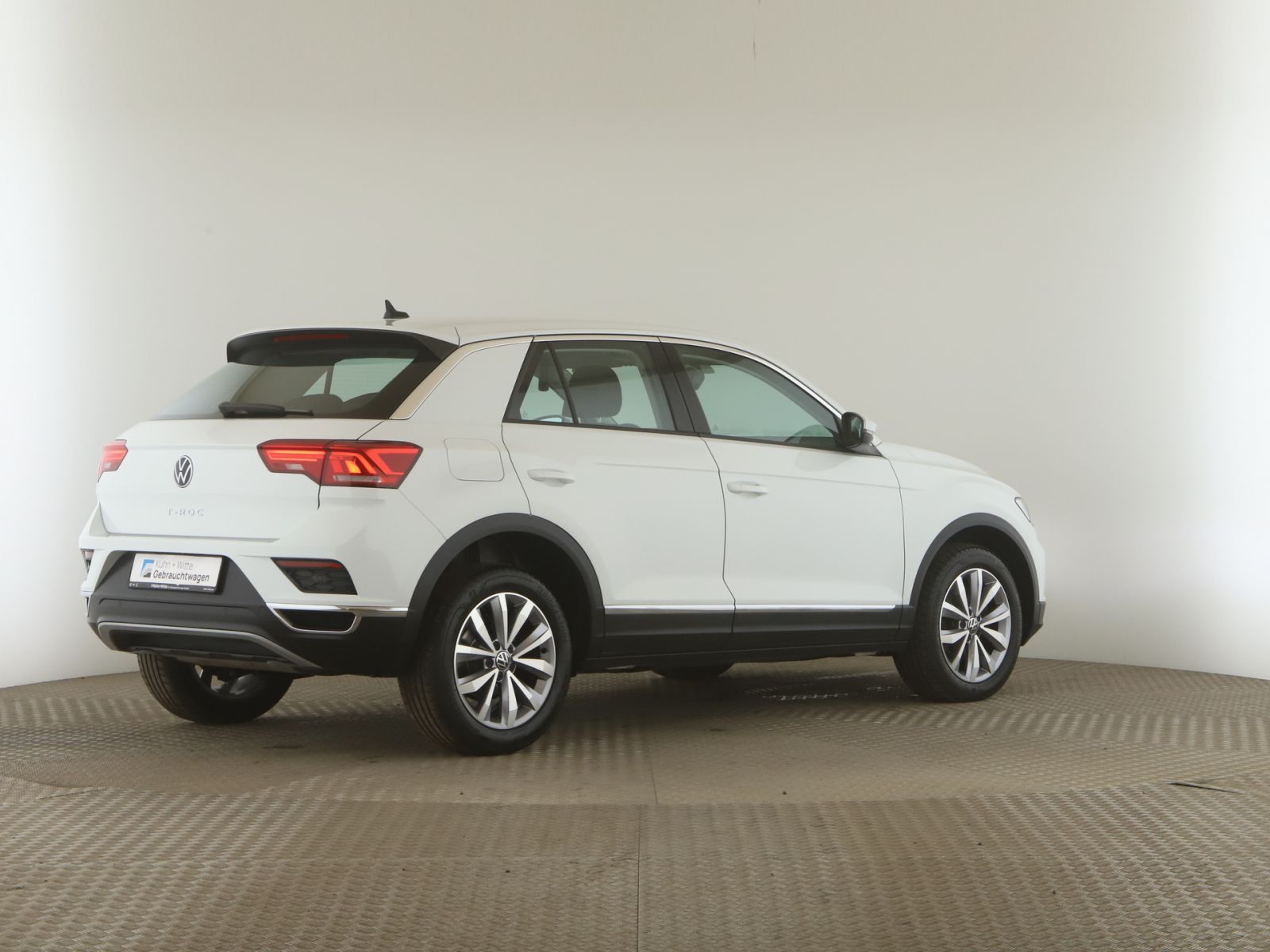 Volkswagen T-Roc 2.0 TDI Style - Samsaru's Car Outlet