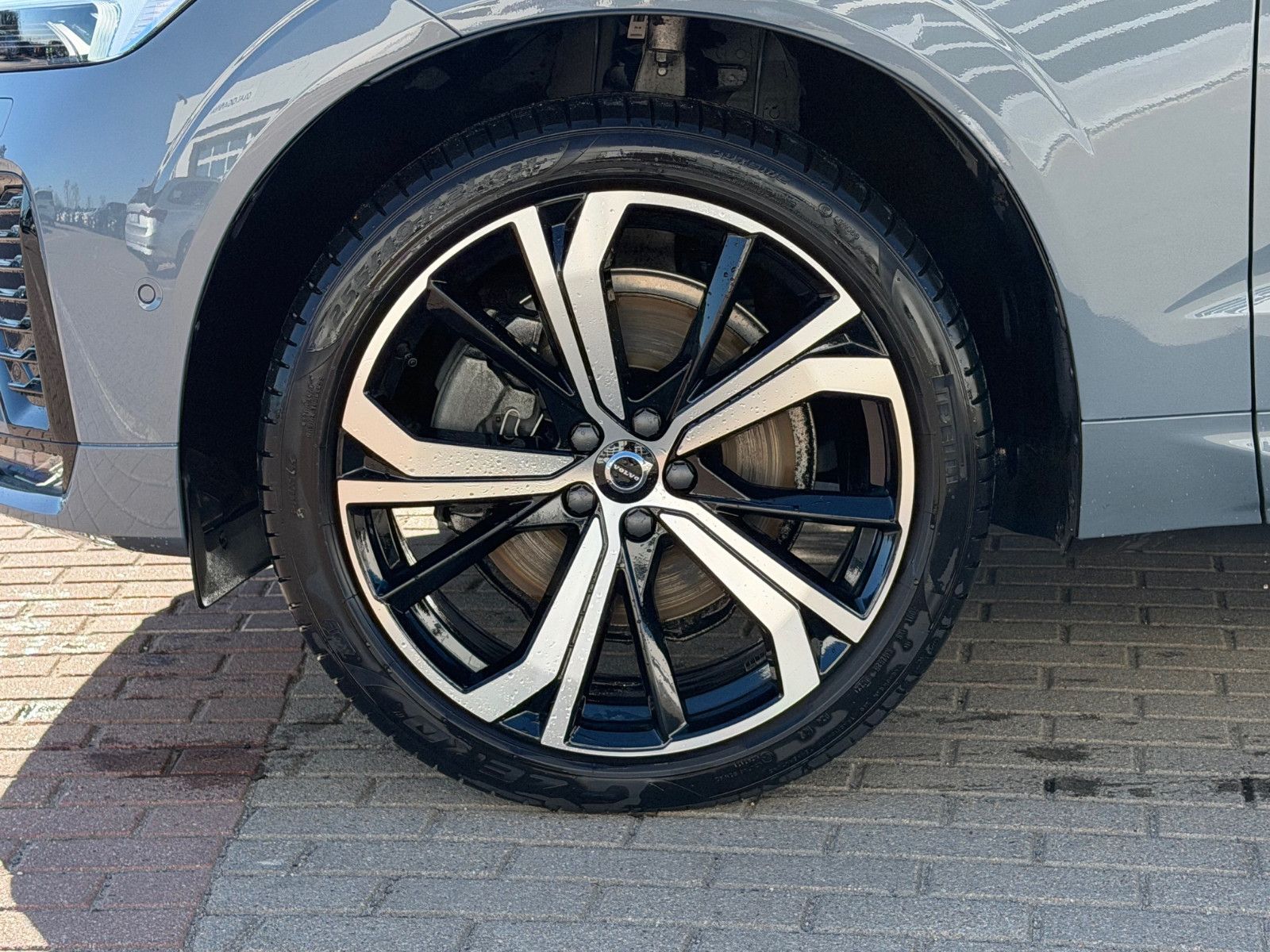 Volvo XC60 B4 B Plus Dark*H&K*360°*PANO*AHK*STHZG*